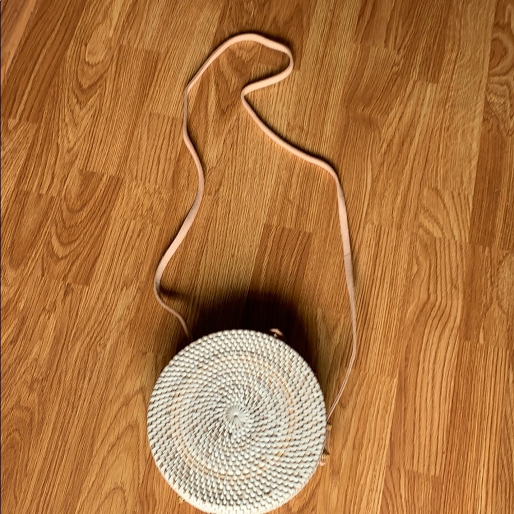 Round Rattan Bag with Star Design - Picture 2 of 3